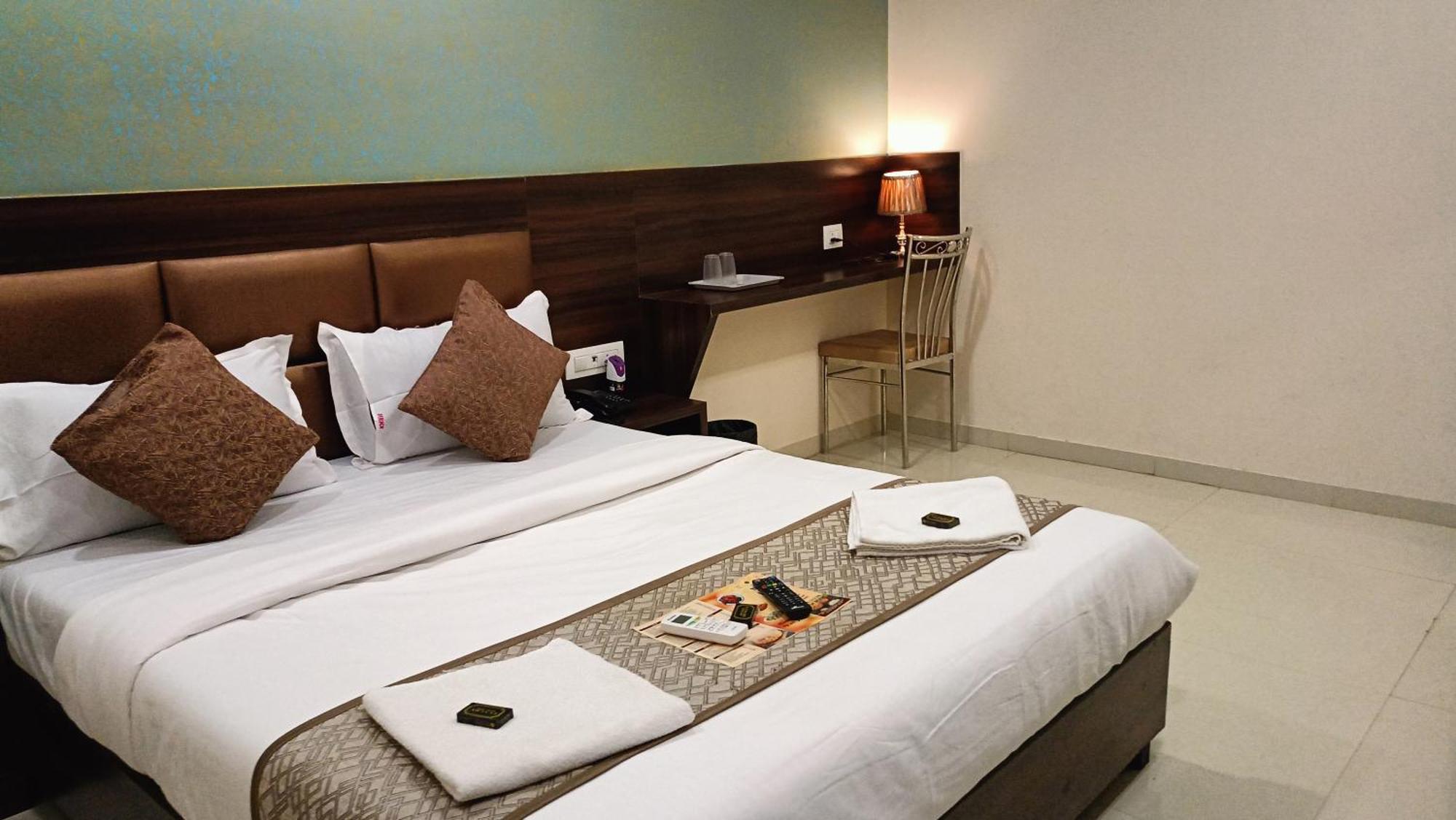 Hotel Bkc Anex Near Bandra Kurla Complex ムンバイ エクステリア 写真
