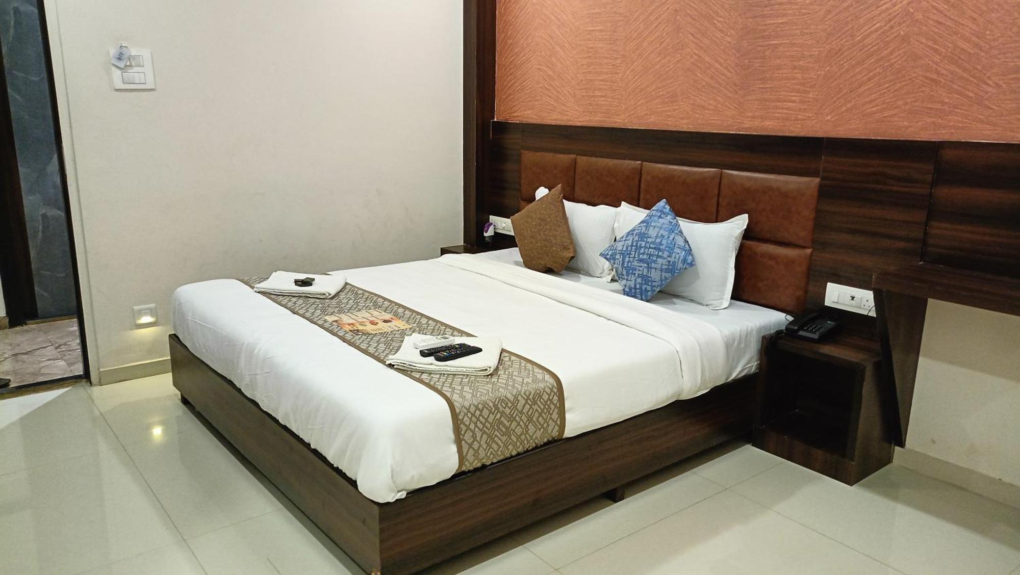 Hotel Bkc Anex Near Bandra Kurla Complex ムンバイ エクステリア 写真